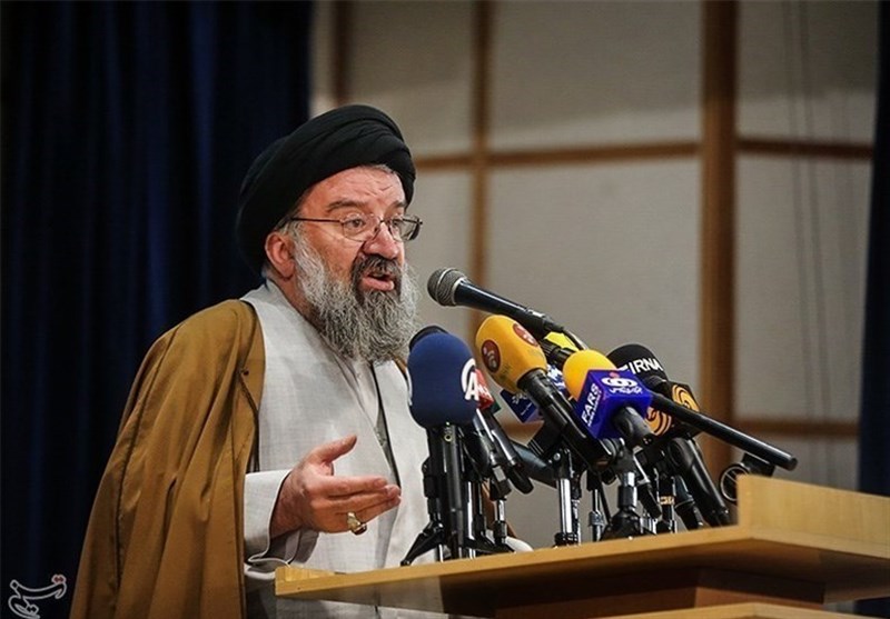  آیت الله خاتمی: ۱۰ها هزار حافظ قرآن داریم 