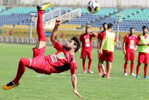  خبر بد برای قرمزها؛ / مصدومیت مدافع پرسپولیس جدی شد