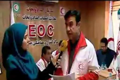 فیلم/ نجات دو مصدوم زلزله با کمک سگ‌های زنده یاب