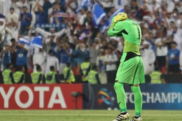 حرکت زشت دروازه بان پرسپولیس + عکس