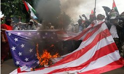 آتش کشیدن پرچم‌های آمریکا و اسرائیل