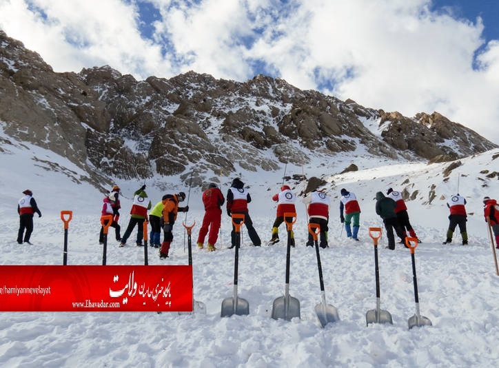 عکس/جستجو برای تنها کوهنورد جان‌باخته‌ اشترانکوه