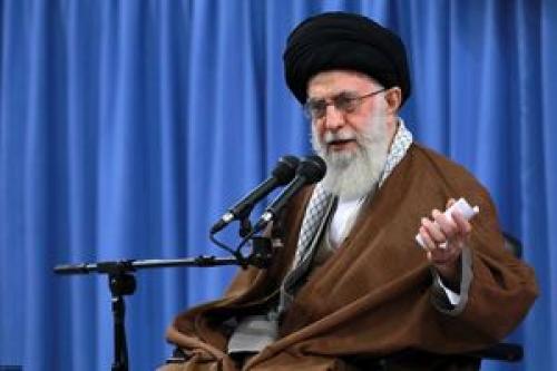 ماجرای رفتن وزیر به نماز جمعه با موتور سیکلت از زبان رهبر انقلاب