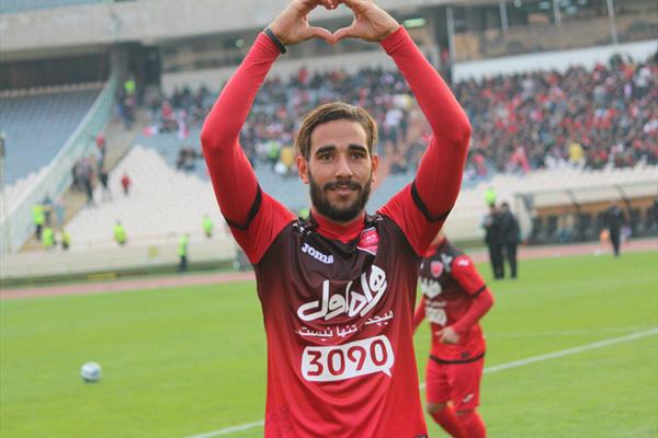 جنجال در اردوگاه پرسپولیس بالاگرفت:ستاره جنجالی واقای گل سرخ پوشان از پرسپولیس خدافظی کرد/فوری