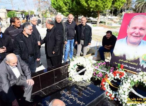  عکس/ سنگ مزار پدر شهید «عماد مغنیه»