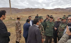  عکس/ بازدید وزیردفاع از مناطق زلزله‌زده