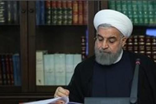 آیا جریان اصلاحات بر سر روحانی دچار شکاف می شود/اصلاح طلبان در تله روحانی گیر افتاده اند