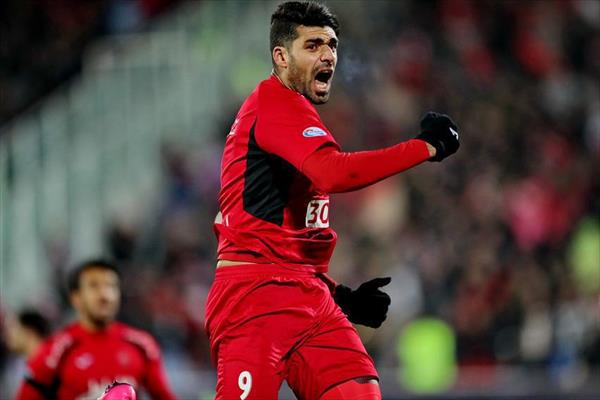 درگیری و جنجال در اردوگاه پرسپولیس:مشکل بزرگ شاه ماهی برای جدایی از پرسپولیس!/درگیری اقای گل با برانکو 