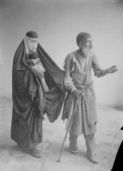 عکس گرفته شده از متکدیان  زمان قاجار 