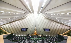 بهم خوردن نظم مجلس با فریادهای اقبال محمدیان