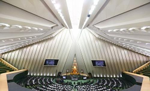 بهم خوردن نظم مجلس با فریادهای اقبال محمدیان