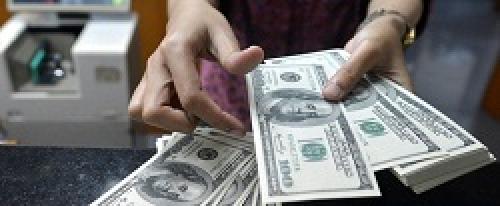  کاهش نرخ دلار در بانک مرکزی