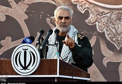 واکنش سردار سلیمانی به آتش‌زدن پرچم ایران