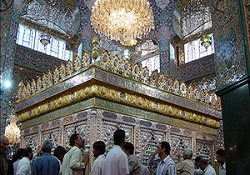 فیلم/غبارروبی حرم مطهر حضرت زینب کبری (س)