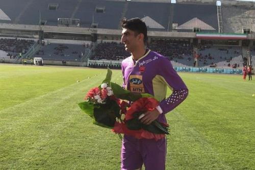 راز موفقیت سرخپوش ها افشا شد:دروازه بان جنجالی پرسپولیس پرده از راز موفقیت پرسپولیس برداشت/ حاشیه مانع از موفقیت پرسپولیس نخواهد شد+عکس