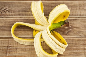 پوست موز را به این دلایل پزشکی بخورید