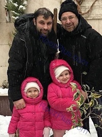  عکس/ برف بازی کردن قالیباف و نوه هایش