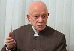 احزاب می‌توانند سپر نظام باشند