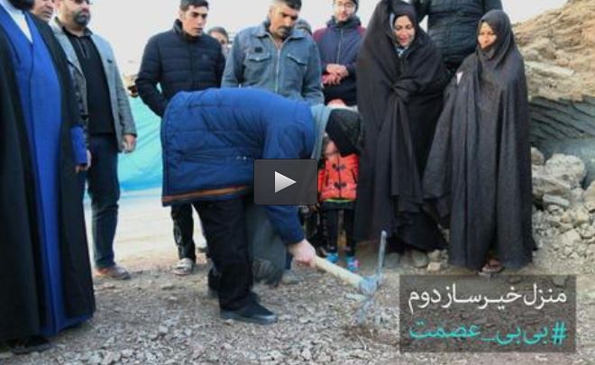  فیلم/ کلنگ زنی مطیعی برای زلزله زدگان کوهبنان