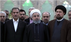 روحانی در حرم مطهر امام خمینی(ره)