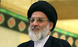  امام راحل در تاریخ زنده می‌مانند
