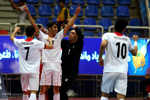 ایران با غلبه بر عراق به عنوان صدرنشین صعود کرد