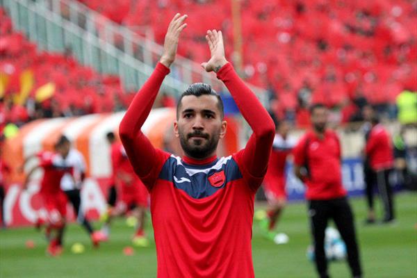 زلزله شفر در اردوگاه پرسپولیس:ستاره جنجالی سرخ پوشان رسما ابی پوش شد/ اولین غایب پرسپولیس در داربی مشخص شد