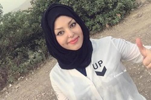 سلفی بازیگر دورگه ایرانی هندی با حجاب و بدون آرایش