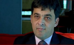 افسوس خبرنگار بی بی سی در کانادا برای مدارس ایران +عکس 