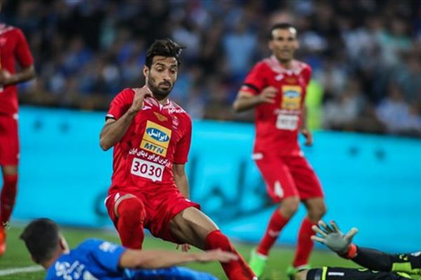 طوفان در اردوگاه پرسپولیس:جدایی ستاره جنجالی سرخ پوشان رسما اعلام شد/سد دفاعی سرخ از هم پاشید