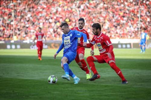 کنایه هواداران استقلال به بازیکنان پرسپولیس