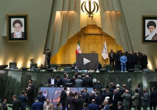فیلم/ ارائه اسنادی عجیب از آخوندی! فیلم/ ارائه اسنادی عجیب از آخوندی!