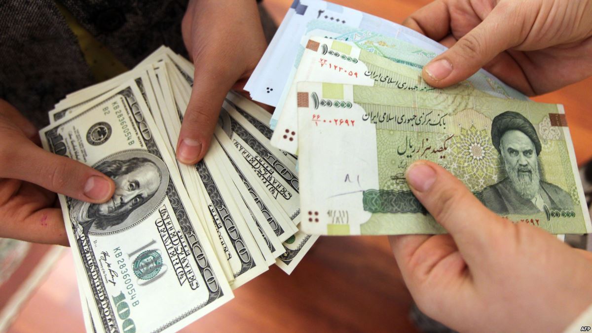 دلار ۴۸۵۰ تومان روی کاغذ؛ ۱۰ نرخی در بازار/ صحبت‌های شیک آقای رئیس ادامه دارد! 