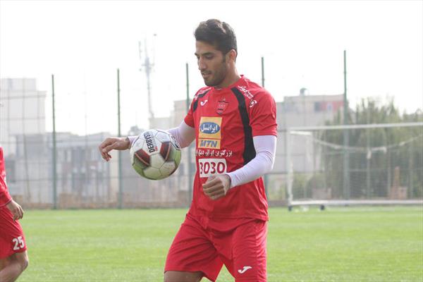 خبر بد پرسپولیس:بازیکن پرحاشیه سرخ پوشان در چند قدمی جدایی از پرسپولیس/شرط ستاره پرسپولیس برای تمدید قرارداد 