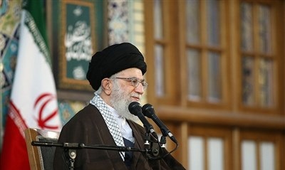 عکس/ حضور رهبر معظم انقلاب در اجتماع زائران و مجاوران حرم مطهر رضوی 