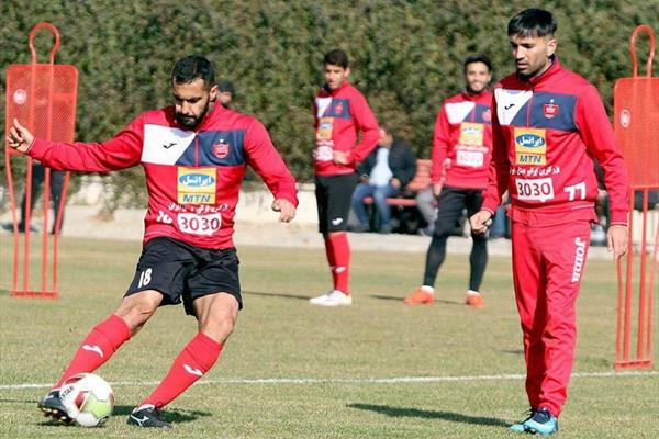 سوپرایز خبری پرسپولیس در نقل و انتقالات فصل جدید:بازگشت سوگلی سرخ پوشان به پرسپولیس قطعی شد/بازیکن مورد غضب هواداران پرسپولیس بر می گردد؟!