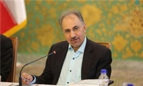 فردا دلایل استعفایم را توضیح می‌دهم/به مرخصی نمی‌روم
