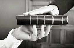 حکم شرعی قسم خوردن در معاملات 