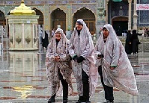 حجاب گردشگران خارجی در حرم حضرت معصومه(س)