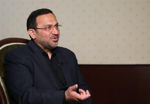  مقدم‌فر: پاسخ فرمانده ارتش به اختلاف‌افکنی‌ها "انقلابی" بود/ سپاه به همه دولتها برای خدمت به مردم کمک می‌کند 