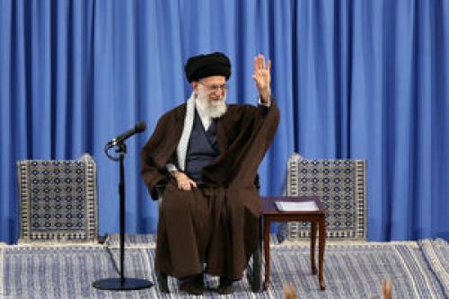 عکس/ دیدار شرکت‌کنندگان در مسابقات بین‌المللی قرآن با رهبرانقلاب