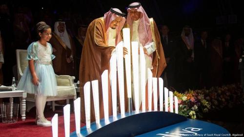 تن دادن ملک سلمان به سند2030/پادشاه سعودی با تن دادن به2030قصد دارد عشرتکده جدیدی برای غربی ها در خاورمیانه افتتاح کند