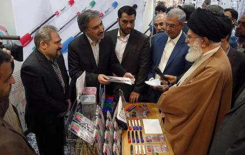 بازدید دو و نیم ساعته رهبر انقلاب اسلامی از نمایشگاه کالای ایرانی
