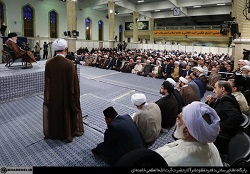 عکس/دیدار شرکت‌کنندگان در کنگره «نقش شیعه در پیدایش گسترش علوم اسلامی»