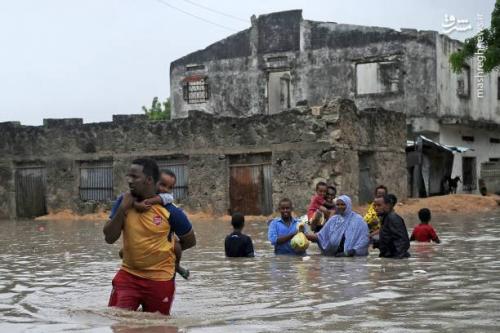 .طوفان ساگار در شمال سومالی دست کم 25 کشته و 12 زخمی برجای گذاشت، براثر این طوفان همچنین بیست و هفت تن دیگر ناپدید شده اند.