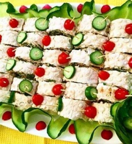  عکس/تزیین نان و پنیر و سبزی برای سفره افطار