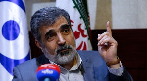 آغاز تولید گاز UF۶ و UF۴ و ساخت کارخانه روتور
