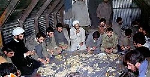 کاش سفره مردم و مسئولان یکی شود