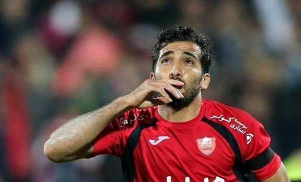جنجال دراردوگاه پرسپولیس:جدایی شاه ماهی ازسرخ پوشان قطعی شد/خشم هواداران و برانکو ازجدایی غیر منتظره ستاره سرخ پوش