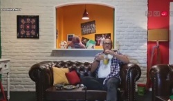 فیلم/صحبت تلفنی جناب خان با عزیز بوهادوز مدافع مراکش 